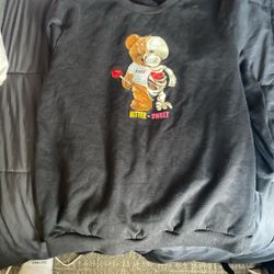 Sweaters / Hoodies 
