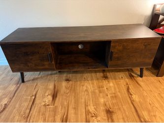 Free tv stand