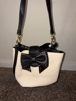 betsey johnson purse