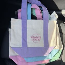 Trader Joe’s Pastel Mini Tote Set