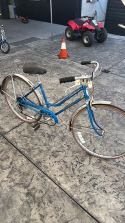 Schwinn Vintage Blue Women's Cruiser Bike