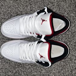 Air Jordan 1 Low ‘White University Red’