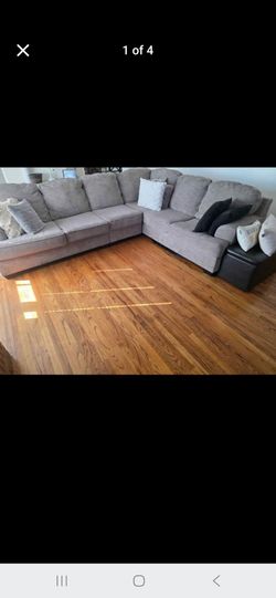 Couch set