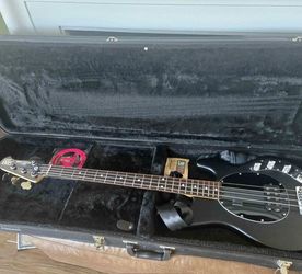 Made into USA Ernie Ball Music Man SUB Bass 2004