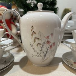 Vintage ROYAL DUCHESS FINE CHINA BAVARIA, GERMANY  COFFEE/TEA POT MOUNTAIN BELL ANTIQUE