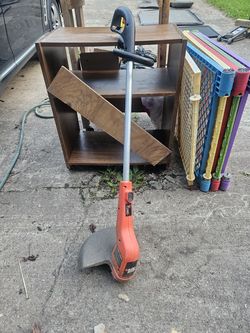 Black and Decker String trimmer