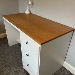 SOLID WOOD DESK W/ 3 Drawers! Nice Piece! 