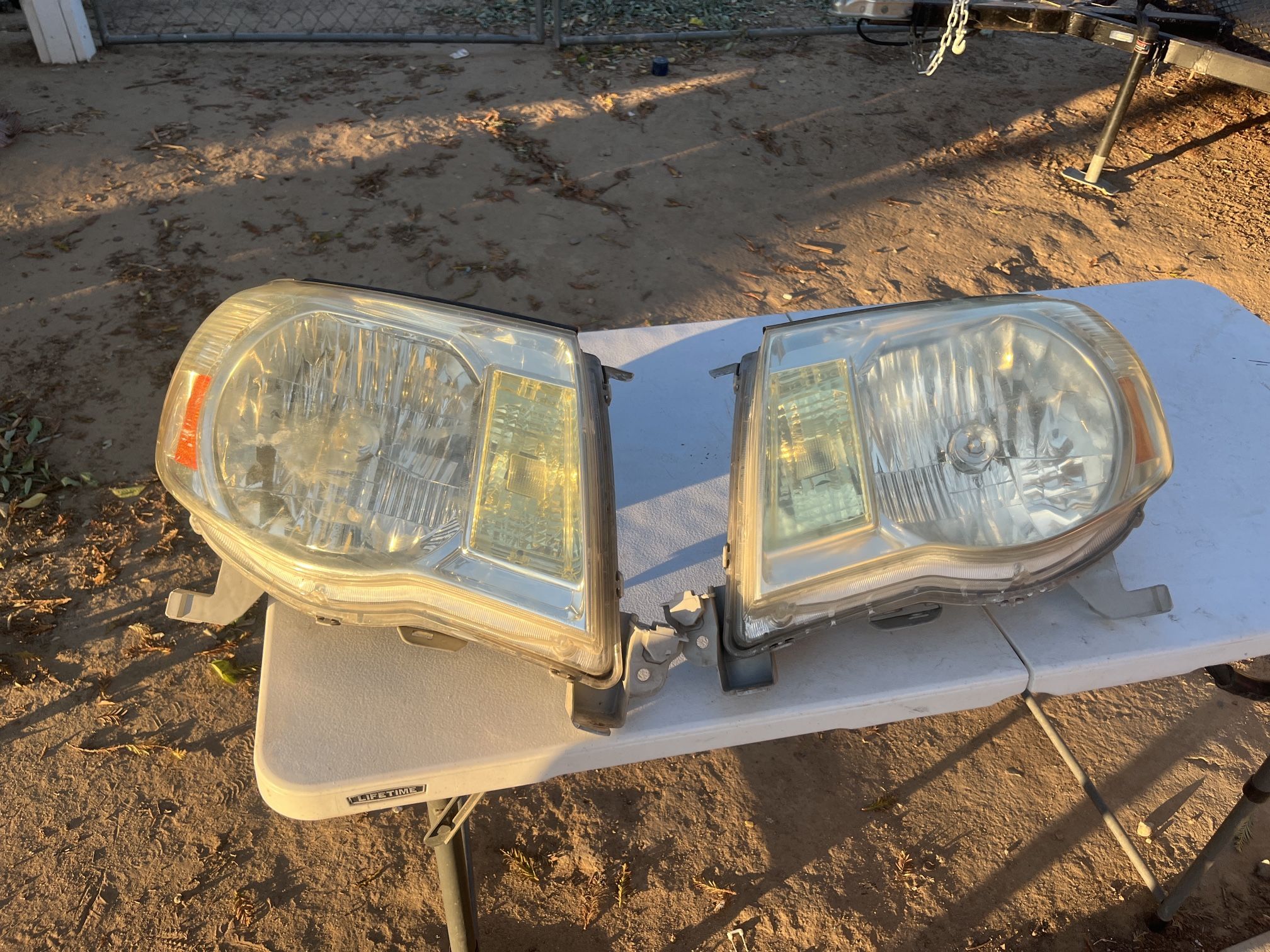 2007 Toyota Tacoma Headlight