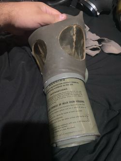 WWII-era U.S. Civilian Gas Mask (model M1A2-1-1)