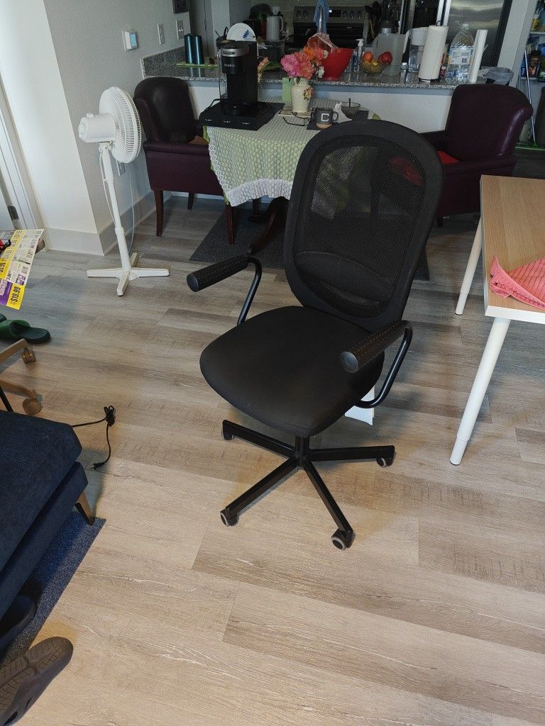 Flintan  Office Chair with Armrest. 