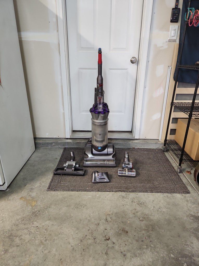Dyson DC17 With Attachments