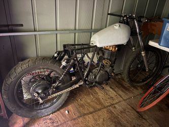 Vintage 1979 Yamaha TT500 bobber/ street tracker project