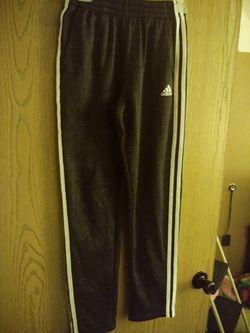 Boys Adidas pants sz 8-10 med