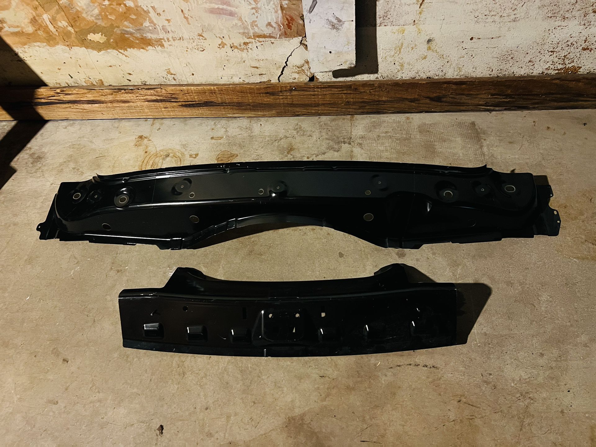 Jeep Grand Cherokee  L 2022-2024  Rear  body panel oder and the inner Oem