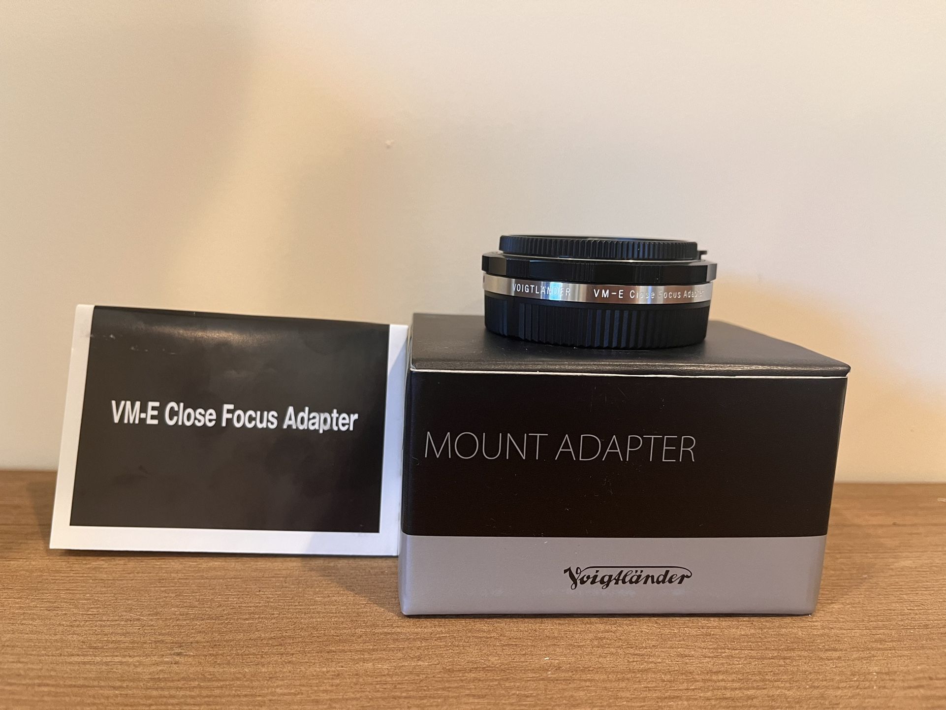 Voigtlander VM-E Close Focus Len Adapter - E>M Mount - Like New