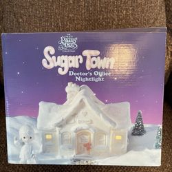 Precious Moments Sugar Town Doctor’s Office Nightlight NIB