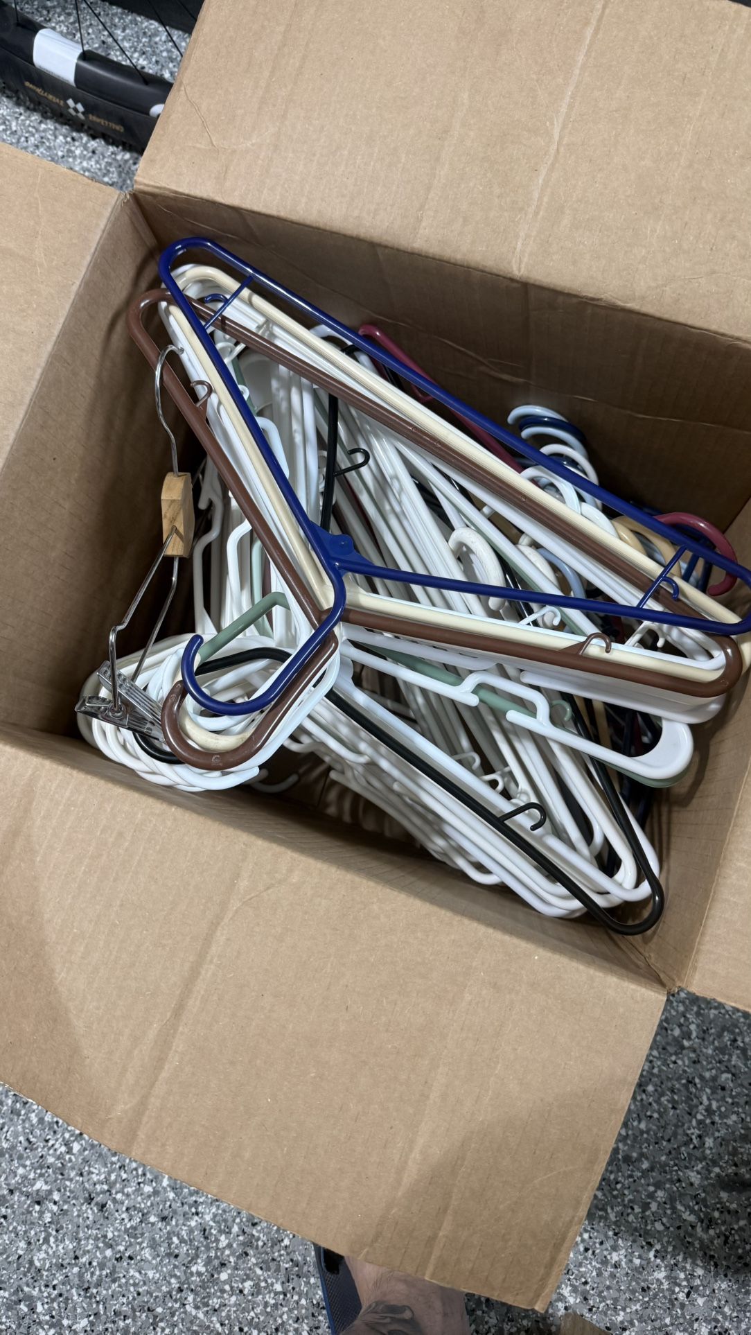 Box Of Hangers Regular And Kids Size 