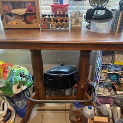 Bar Table & Chairs(2)