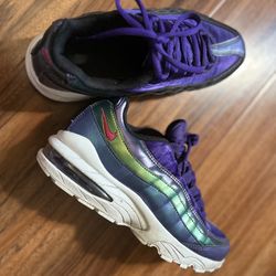 Nike Air Max (Size 6.5Y / fits Women’s 7) — Lightly Used