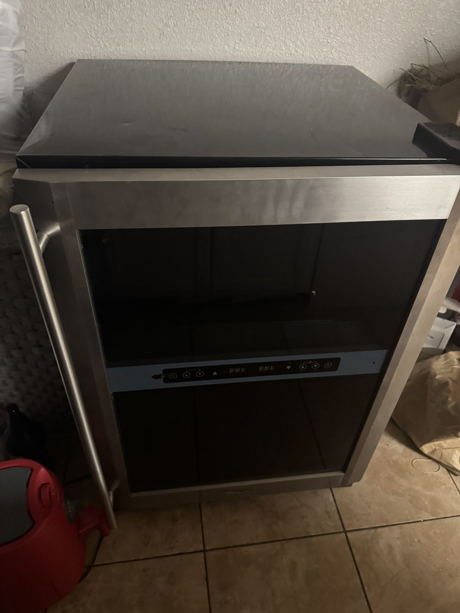 Magic chef mini fridge 