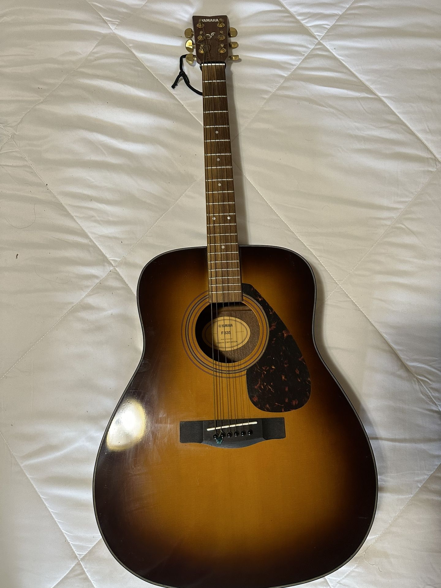 Yamaha F335 Acoustic Guitar