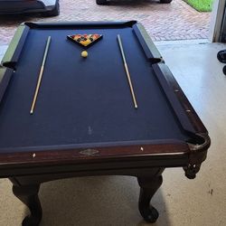 8 ft Pool table