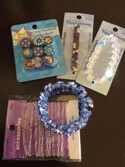 BEAD PARTY 💕🌸 1 Flower bracelet & beads & glass craft beads & silver tone chain
