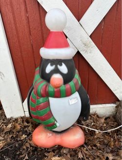 General foam 28" blow mold chilly Willy Penquin