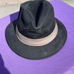 Men’s canvas fedora hat $3