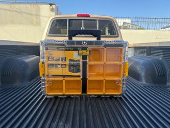 NEW Dewalt TOUGHSYSTEM 2.0 10-Compartment Deep Small Parts Organizer