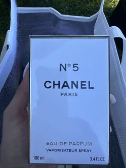 CHANEL no 5 perfume