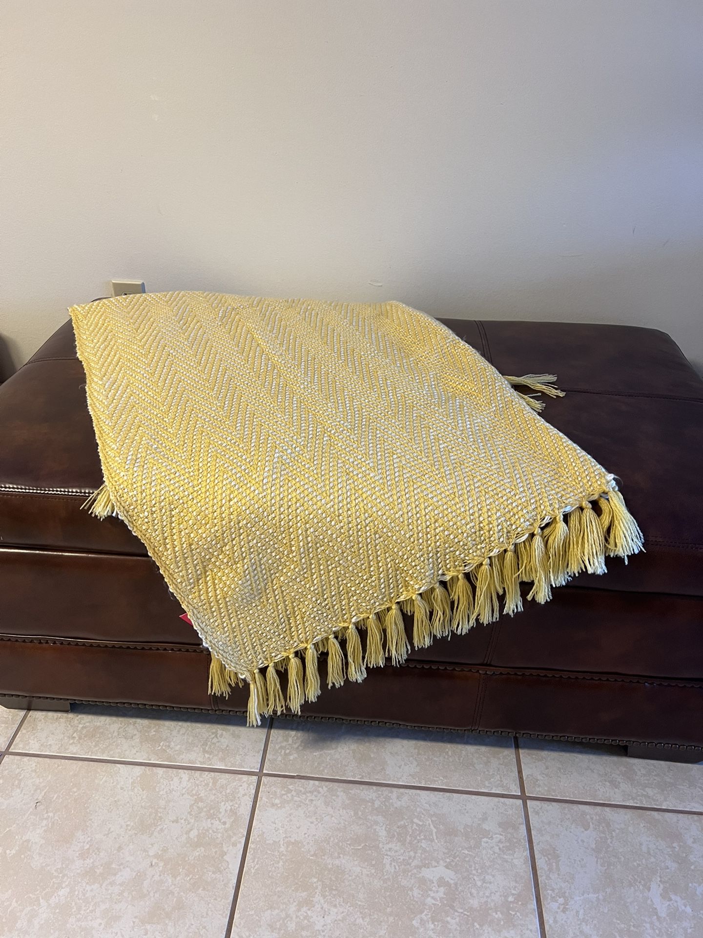 2 Throws 2/$50 1/$30 Smoke free home