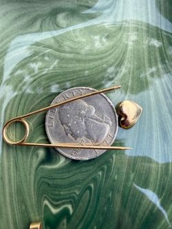 14k Safety Pin Charm w/ Detachable Puff Heart