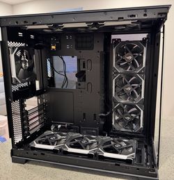 Lian Li o11 Dynamic Evo RGB PC Case