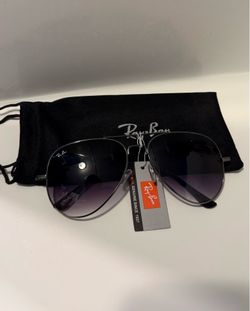 Ray Ban Aviator sunglasses 🕶️