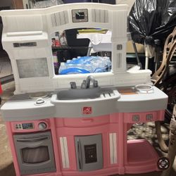 Kids Play Kitchen