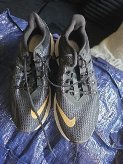 Nike Sneakers Black and Gold size 8