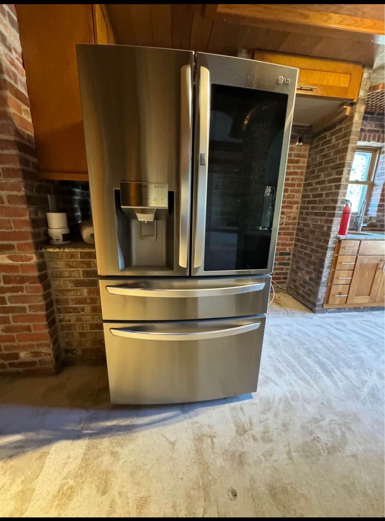 LG 30 cu. ft. Smart InstaView® Door-in-Door® Refrigerator with Craft Ice™