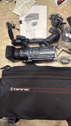 Sony FX 1-HDR 3CCD High Definition DV Camcorder With Accessories