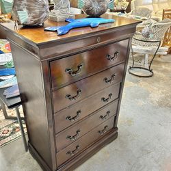Chest Dresser 
