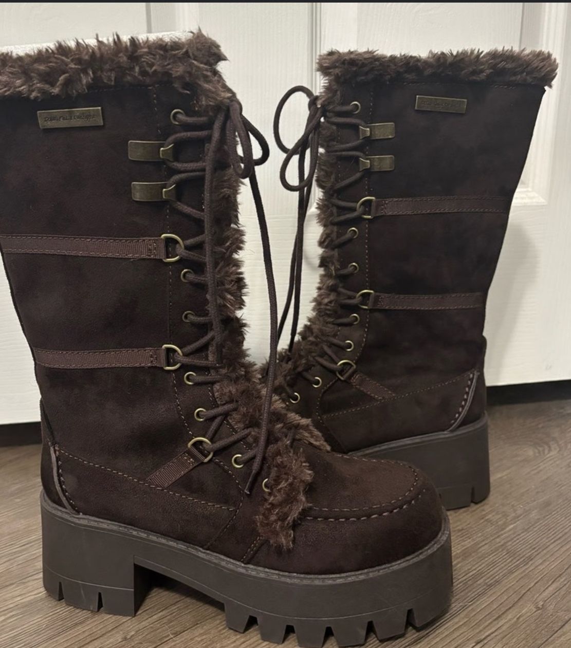 FORKS TREK WINTER BOOTS  DOLLS KILL X TWILIGHT