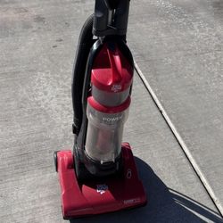 Dirt Devil Vacuum.    Aspiradora 