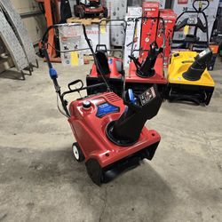 Toro Power Clear 5.5 QZE Snowblower.  New Paddles And Scraper Installed.  Electric Start Option 