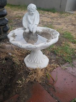 Angel bird bath