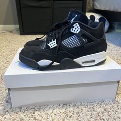 Jordan 4 White Thunder. Men’s 9.5