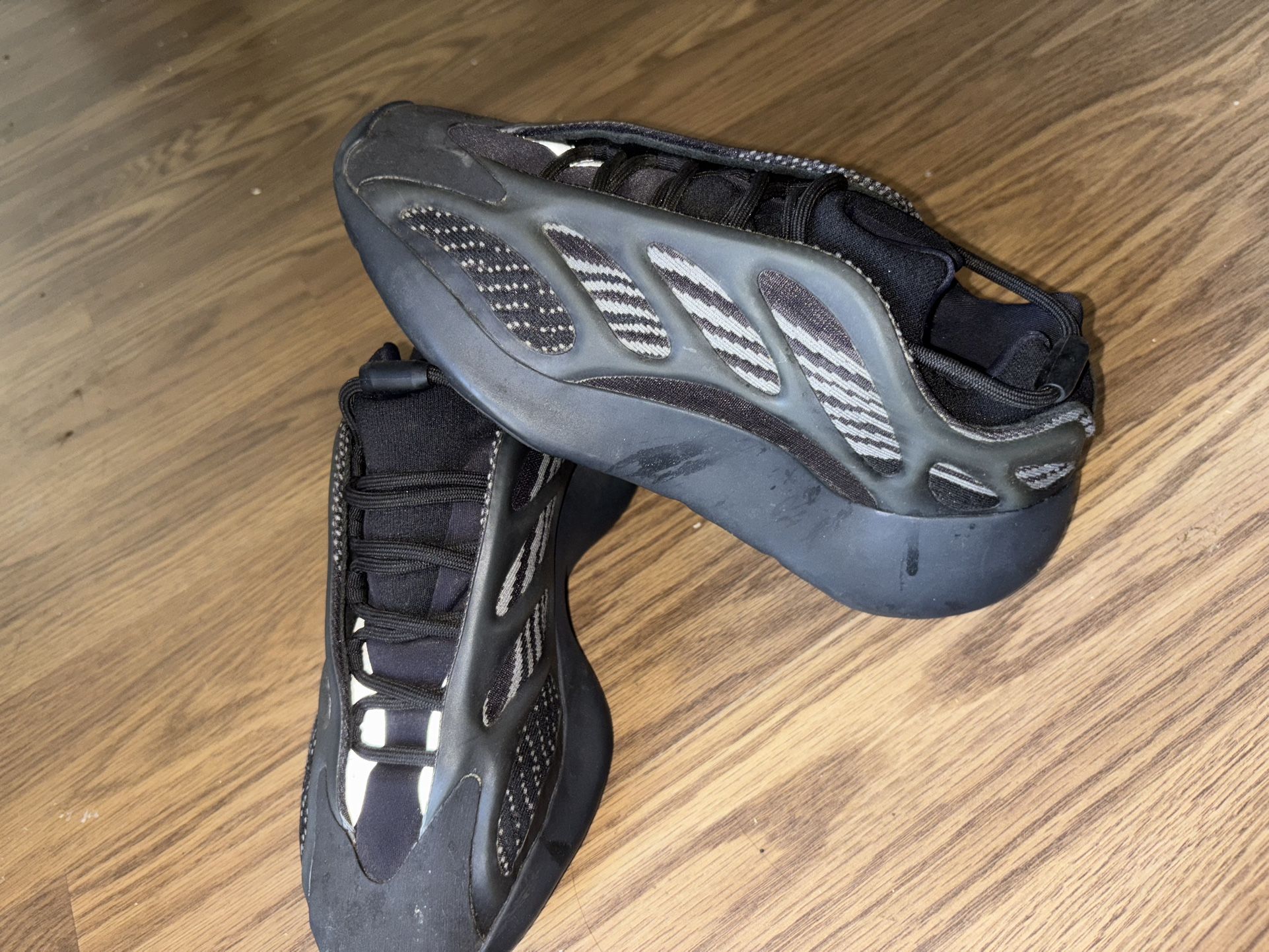 Authentic Adidas Yeezy 700 V3 “Alvah” (Will Negotiate!)