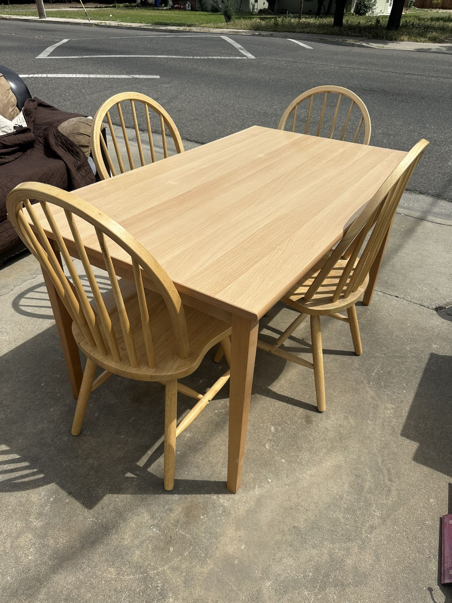 Farm Table With 4 Chairs