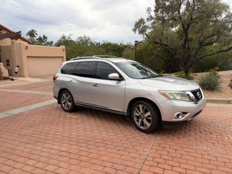 2015 Nissan Pathfinder Platinum AWD – Loaded 3rd Row / Leather / Sunroof
