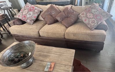 Like New Couch, love seat & table