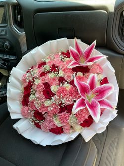 75 roses with carnations